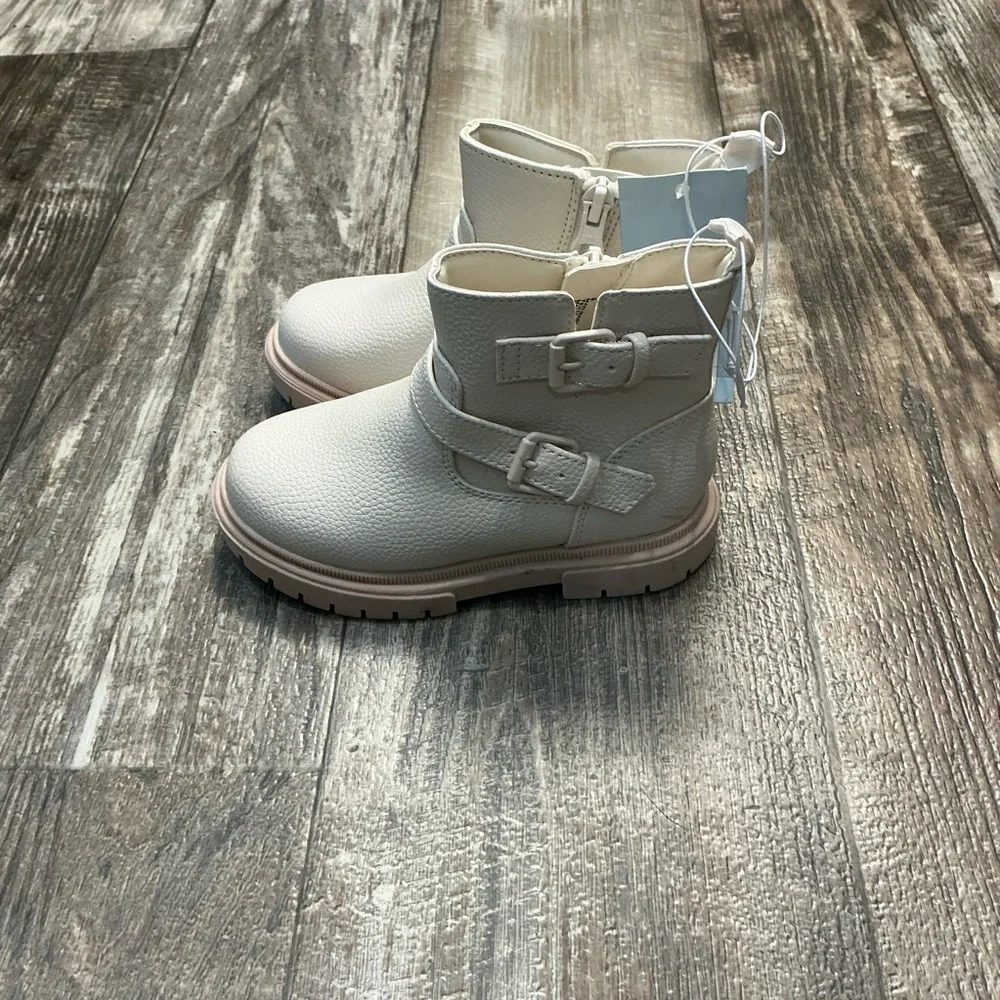 Cat & Jack Kids Cream Buckle Ankle Boots Size 9